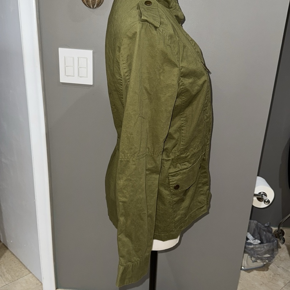 Love Tree Utility Jacket in Olive - Picture 4 of 9